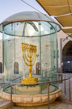 Altın menorah Kudüs, İsrail