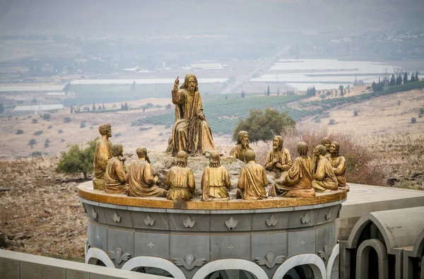As estátuas de Jesus e Doze Apóstolos, Domus Galilaeae em Israel — Fotografia de Stock