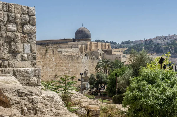 The Al-Aqsa Mosque in Old City of Jerusalem, Israel — Stock Photo, Image