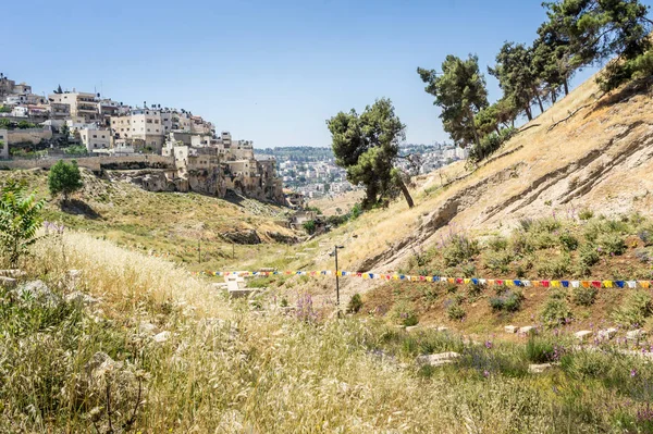 La valle del Kidron e il villaggio di Siloam a Gerusalemme, Israele — Foto Stock