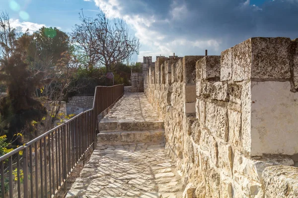 Os muros da cidade velha de jerusalem, israel — Fotografia de Stock