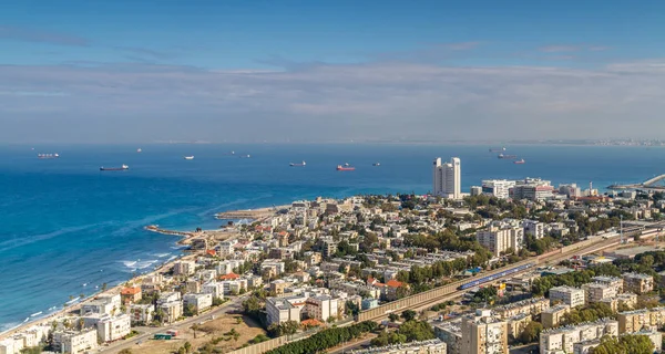Kilátás nyílik a Földközi-tenger és a Haifa, Izrael — Stock Fotó
