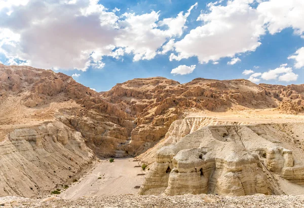 Qumran Role cavernas perto do Mar Morto, Israel — Fotografia de Stock