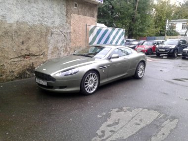 Aston Martin Db9 Moskova avluda. Eylül 2017.