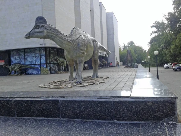 Gray Dinosaur Located Next Darwin Museum Moscow September 2017 — Stock Photo, Image