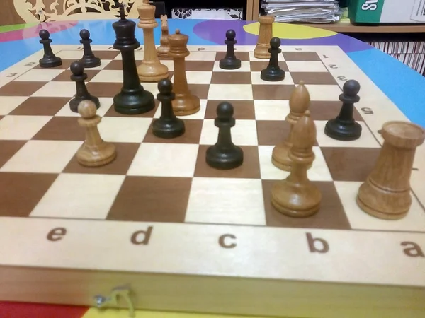 Schwarz Gab Den Sieg Der Weißen Figuren Schach Auf — Stockfoto