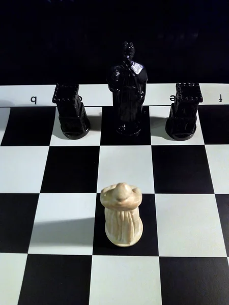 Шахматы Эполет Конец Игры Победа Белых Фигур — стоковое фото