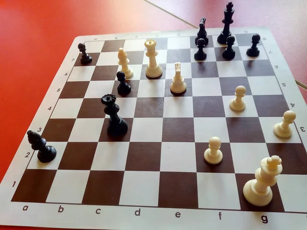 Weiß Kapitulierte Der Sieg Der Schwarzen Figuren Schach Spiel — Stockfoto