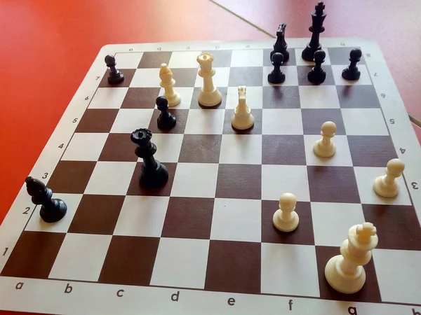 White Menyerah Kemenangan Dari Permainan Catur Hitam — Stok Foto