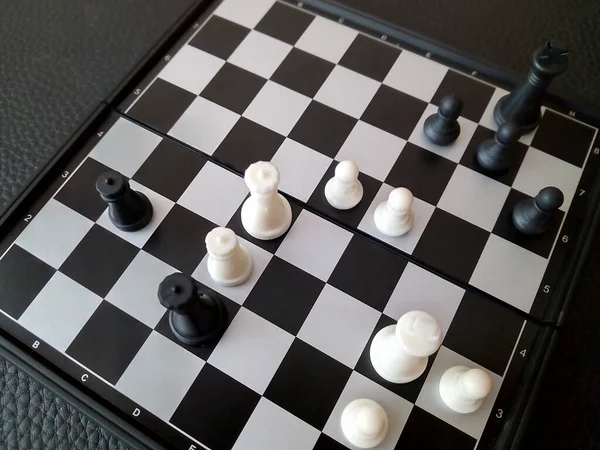 Weiß Kapitulierte Der Sieg Der Schwarzen Figuren Schachspiel — Stockfoto