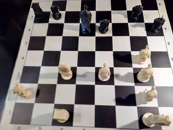 Schwarz Kapitulierte Der Sieg Der Weißen Figuren Schachspiel — Stockfoto