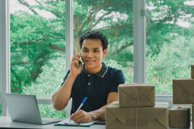 Postacı alıcıya göndermek için posta kutusunu hazırla.