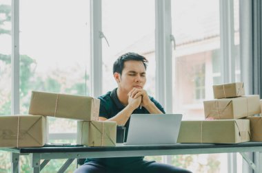 Postacı alıcıya göndermek için posta kutusunu hazırla.