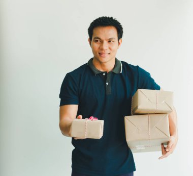 Postacı alıcıya göndermek için posta kutusunu hazırla.