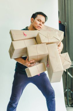 Postacı alıcıya göndermek için posta kutusunu hazırla.