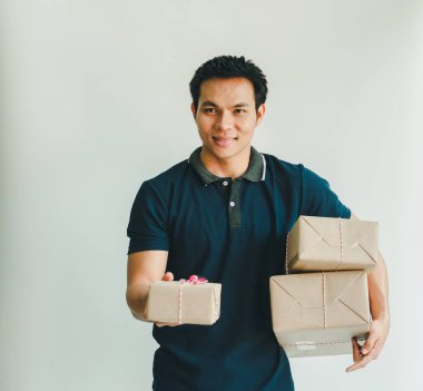 Postacı alıcıya göndermek için posta kutusunu hazırla.