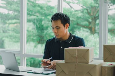 Postacı alıcıya göndermek için posta kutusunu hazırla.