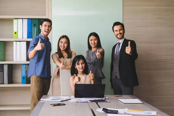 Incontro di lavoro degli uomini d'affari . — Foto Stock