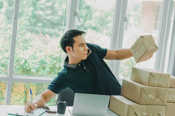 Postacı alıcıya göndermek için posta kutusunu hazırla.