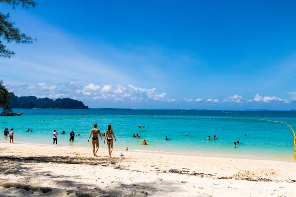 Beach sand sea and island,sky — 图库照片