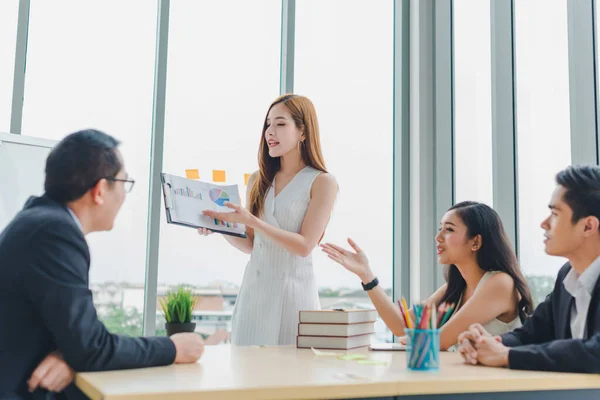 Sekretaris Untuk Hadir Pekerjaan Pertemuan Itu Statistik Dibebankan Kepada Bisnis — Stok Foto