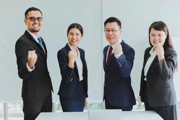 Asian Company Meetings Presentation Statistical Graphs — Stock Photo, Image