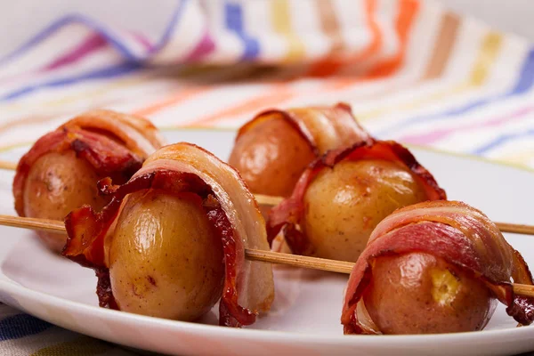 Bacon wrapped aardappel — Stockfoto