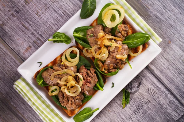 Liver, Spinach and Onion Sandwiches