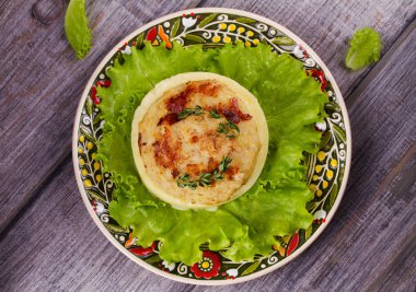 Balık patty ile patates püresi ve marul