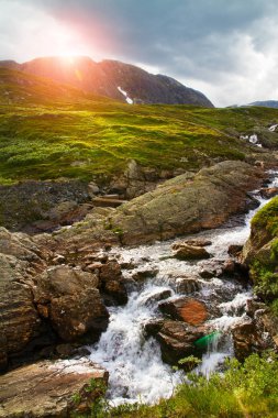 Şelale dağ manzarası, Norveç