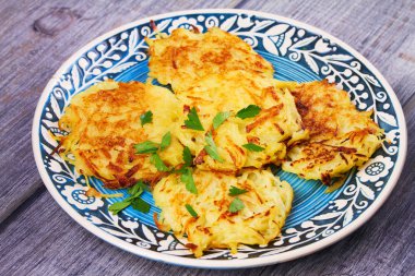 Patates gözlemesi. Sebze börek.
