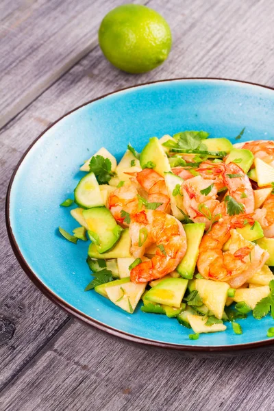 Shrimp, Avocado and Apple  Salad. — Stock Photo, Image