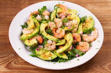 Karides salata avokado ve roka