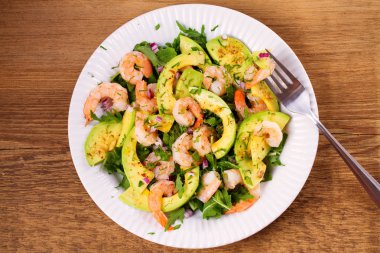 Karides salata avokado ve roka