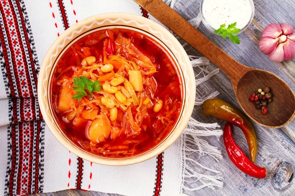 Borsht, bortsch, borshch, pancar çorbası. Çorba, Ukrayna, Rusya ve Polonya mutfağı ile ilişkili