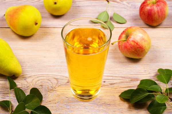 Cidra com maçãs e peras — Fotografia de Stock
