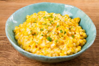 Kremalı tavada Mısır