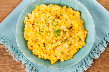 Kremalı tavada Mısır