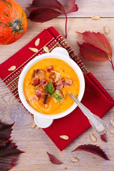 Butternut Squash and Bacon Soup in White Bowl — Stock Photo, Image