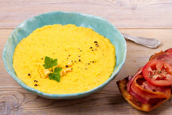 Sweet corn soup in a bowl — Stock Photo, Image