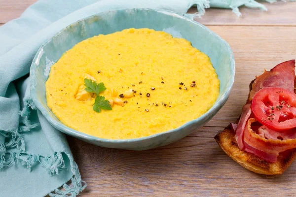 Sweet corn soup in a bowl — Stock Photo, Image