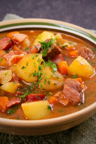 Tasty stew. Goulash soup bograch in a bowl. Hungarian dish — Stock Photo, Image
