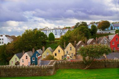 Turistik liman kentinin görünümü. Cobh, İrlanda