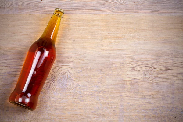 Cidre de pomme et poire sur fond bois rustique — Photo