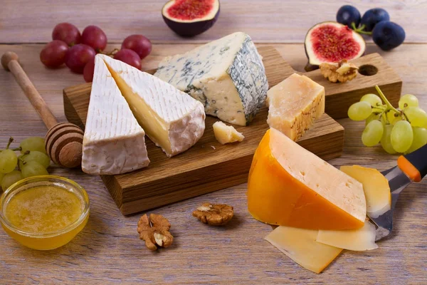 Cheese Selection Wooden Rustic Background Cheese Platter Different Cheeses Served — Stock Photo, Image