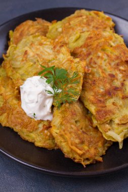 Patates gözlemesi. Sebze börek, Latkeler, draniki
