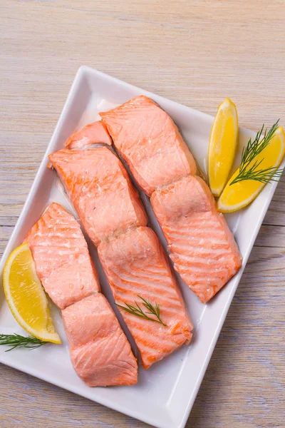 Gekochter Lachs Auf Weißem Teller Pochiertes Lachsfilet Gut Für Die — Stockfoto