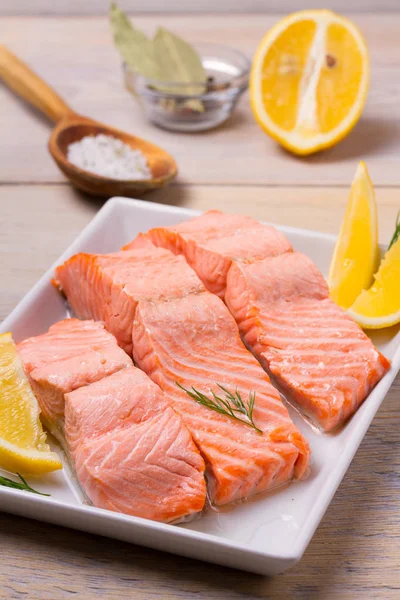 Salmón Hervido Plato Blanco Filete Salmón Escalfado Bueno Para Dieta —  Fotos de Stock