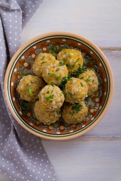 Albóndigas Res Con Arroz Cebolla Zanahoria Caldo Vista Desde Arriba — Foto de Stock