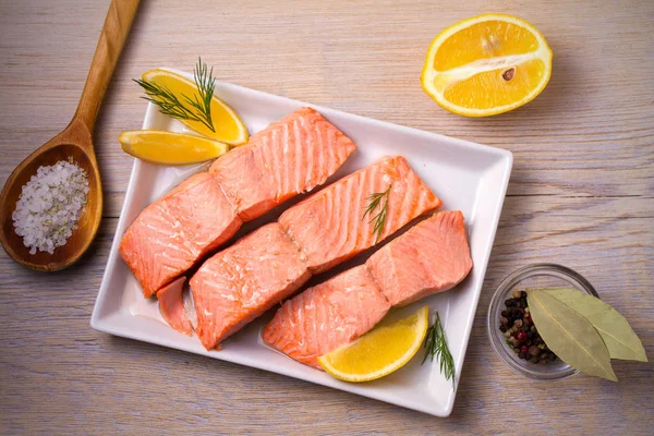 Filé Peixe Salmão Cozido Vapor Prato Branco Alimentação Limpa Saudável — Fotografia de Stock